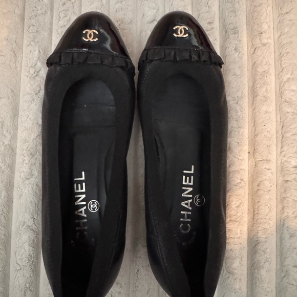 Chanel Black Women's ballerina ruffle flats Shoes - Picture 2 of 10